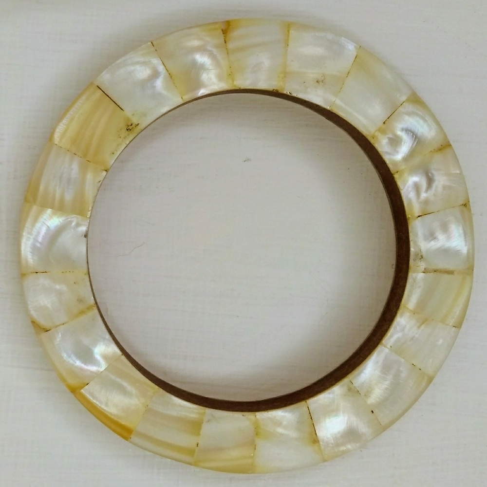 Mother of Pearl bangle. Vegan jewelry.